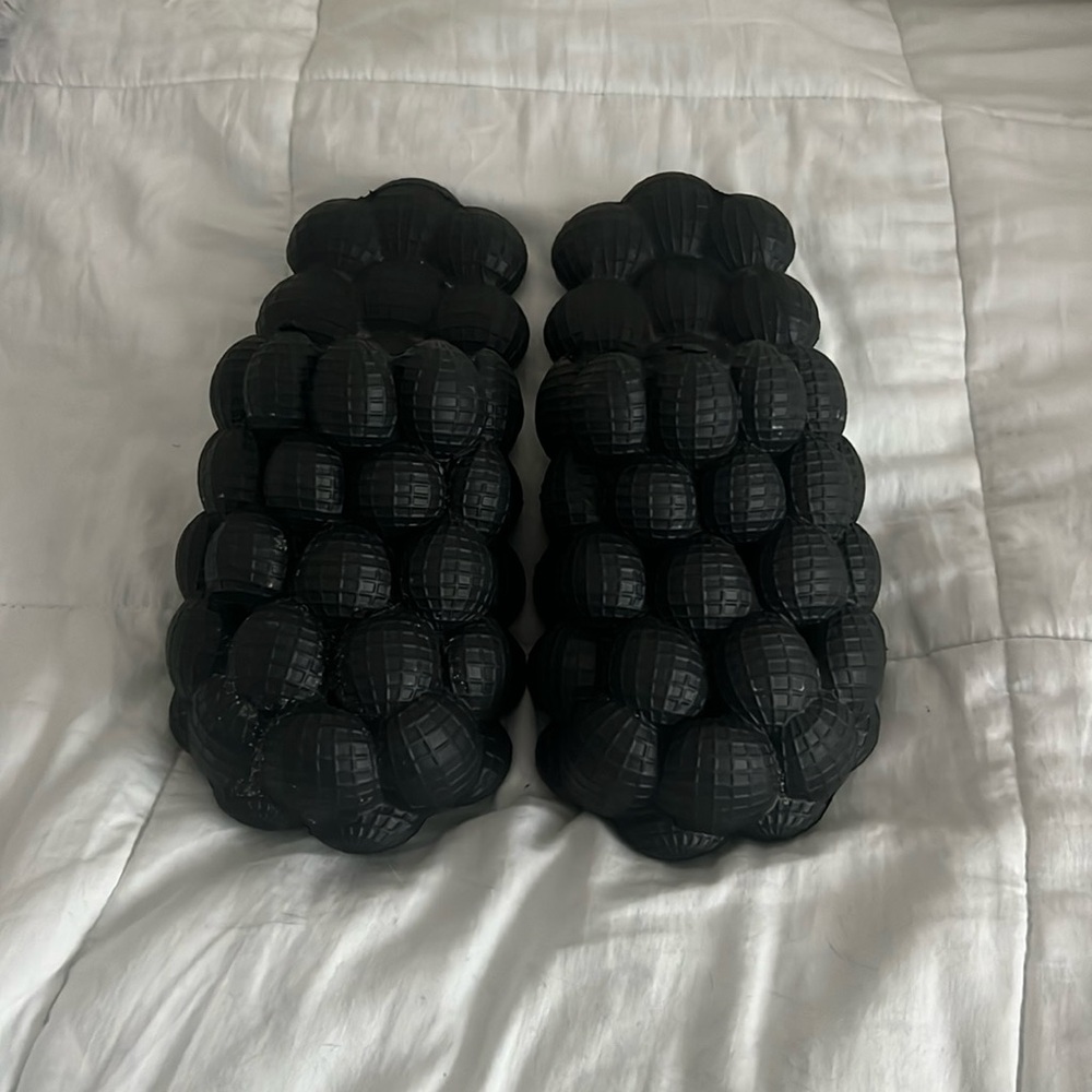 Black Bubble Slides (unisex)